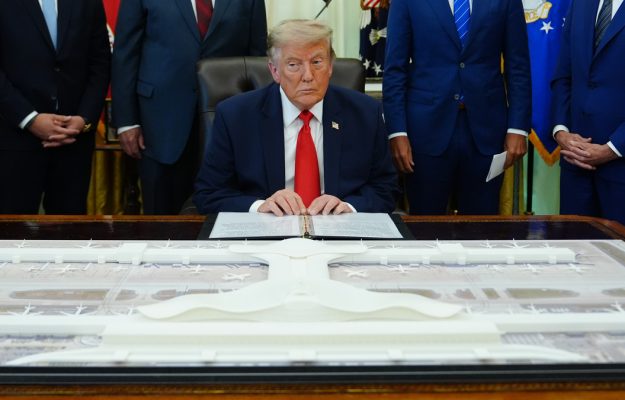 Trump anunta modernizarea aeroportului Dulles Vom transforma acest aeroport in cel mai bun