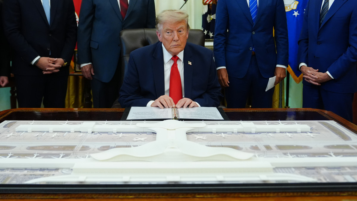 Trump anunta modernizarea aeroportului Dulles Vom transforma acest aeroport in cel mai bun