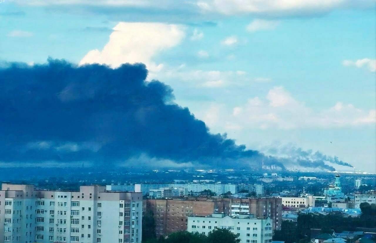 Ucraina lanseaza un nou atac asupra Rusiei Dronele au lovit o rafinarie de petrol din Sizran