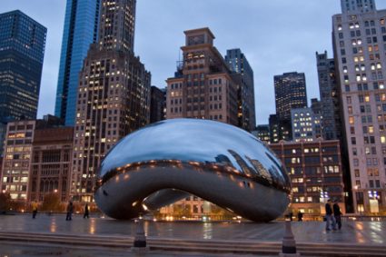 Ucrainenii din Chicago au organizat un protest simbolic pentru victimele războiului / Manifestanții s-au așezat pe asfalt în memoria civililor căzuți.