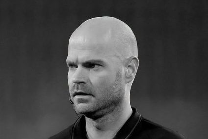 Un arbitru olandez a murit la câteva săptămâni după ce a fost exclus de la Cupa Mondială.