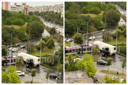 VIDEO. Accident la Podul Calvaria din Cluj-Napoca! Un tramvai a izbit un TIR. Traficul este perturbat, evitați zona.