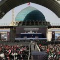 Zeci de mii de oameni s au adunat la funeraliile lui Ali Khamenei Autoritatile iraniene estimeaza ca vor fi peste 10 milioane de participanti