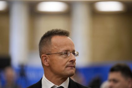Fostul ministru de Externe al Ungariei renunță la funcția de parlamentar pentru a se angaja la un gigant chinez.