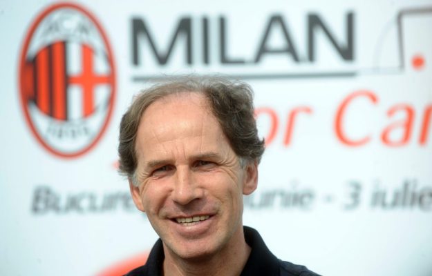 gheorghe hagi ii aduce un omagiu lui franco baresi unele confruntari raman vesnic in memoria noastra