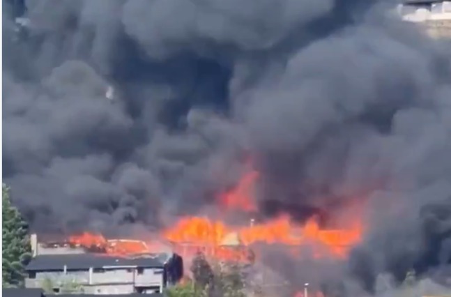 incendiu in norvegia peste 100 de case au fost devastate de flacari
