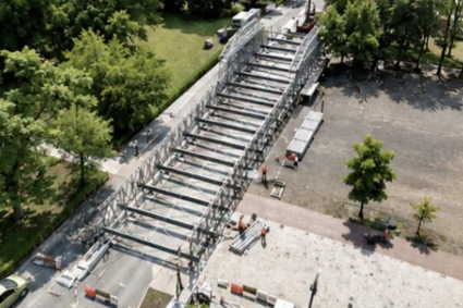 Informații esențiale pentru clujeni: Podul provizoriu de la Garibaldi este gata pentru instalare! Aflați ce se va întâmpla cu traficul pe Someșul Mic în zilele următoare.