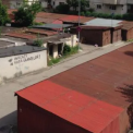mizerie si nemultumiri pe o strada din cluj napoca locuitorii se plang ca un garaj a devenit acasa pentru mai multe persoane