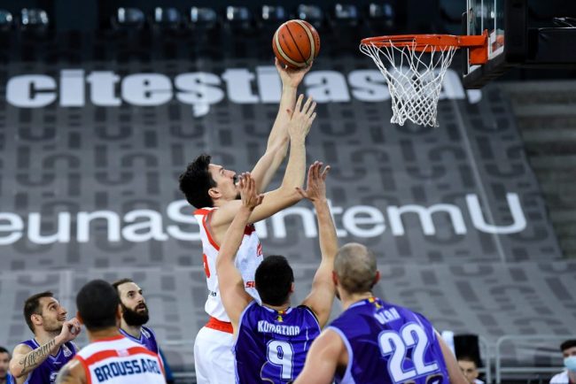 mutare importanta efectuata de scm politehnica timisoara in campionatul de baschet pentru postul de pivot