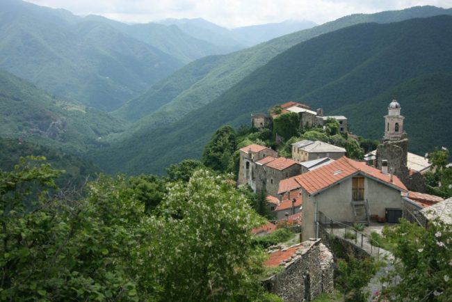 160000 de euro refuzati primarul care lucreaza voluntar pentru satul sau de opt ani