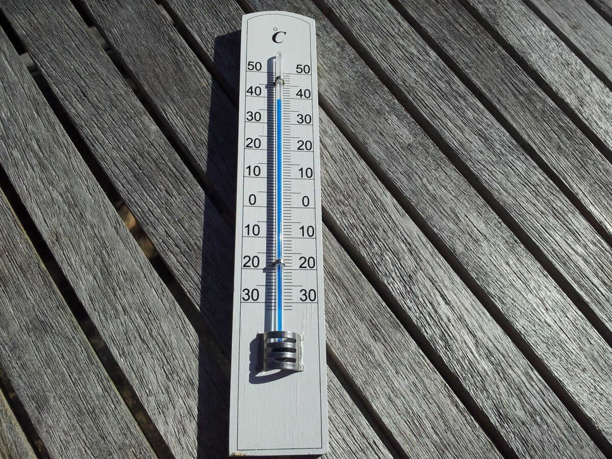 ANM a emis un cod galben de canicula si furtuni Temperaturile vor atinge 37 de grade