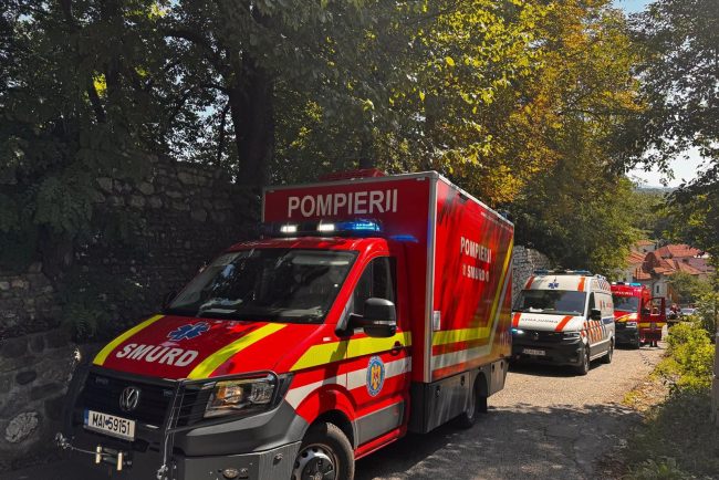 Accident grav pe A3 un microbuz cu noua pasageri s a izbit de un parapet