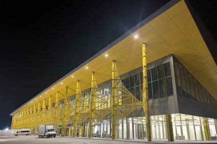 Aeroportul Cluj-Napoca cumpără arme pentru combaterea dronelor! Directorul David Ciceo anunță sisteme de detecție și neutralizare, iar sancțiunile devin mai severe.