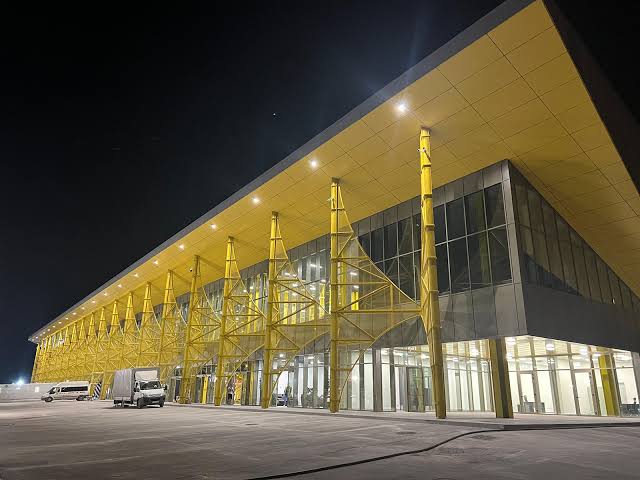 Aeroportul Cluj Napoca cumpra arme pentru combaterea dronelor Directorul David Ciceo anun sisteme de detecie i neutralizare iar sanciunile devin mai severe