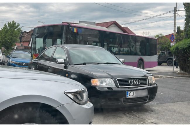 Alarma in Borhanci Soferii merg cu viteza pe una dintre cele mai aglomerate strazi Ne temem sa ne plimbam pe trotuar