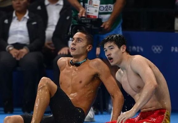 Alianta neasteptata inainte de Europene David Popovici beneficiaza de colaborarea cu marele sau rival