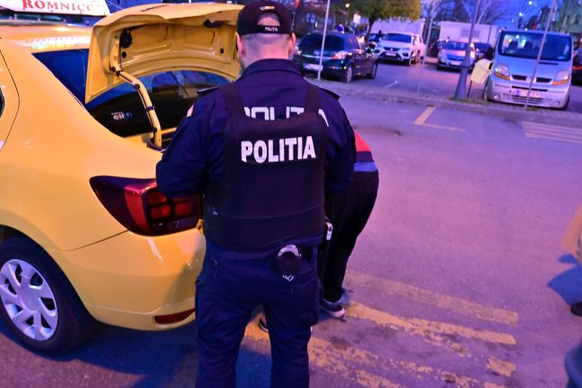 Amenzile rutiere neachitate pot conduce la suspendarea permisului de conducere Noua reglementare va fi implementata pe 25 august