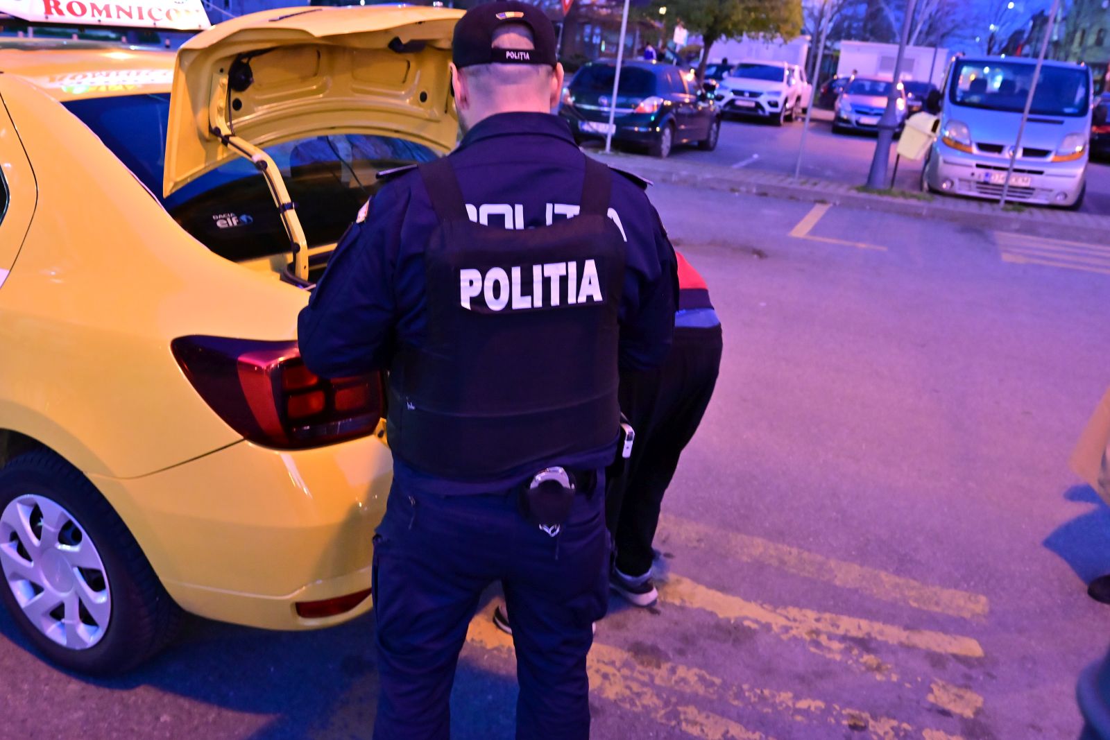 Amenzile rutiere neachitate pot conduce la suspendarea permisului de conducere Noua reglementare va fi implementata pe 25 august
