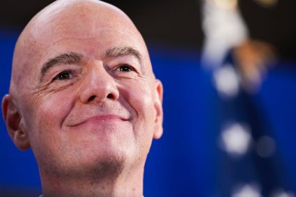 Andy Burnham îi solicită lui Gianni Infantino, președintele FIFA, să își dea demisia.