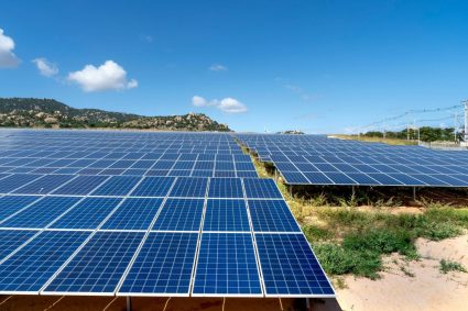 Asociația Prosumatorilor cere TVA zero pentru sistemele fotovoltaice și baterii: România nu poate aștepta ploaia pentru a obține energie sigură.
