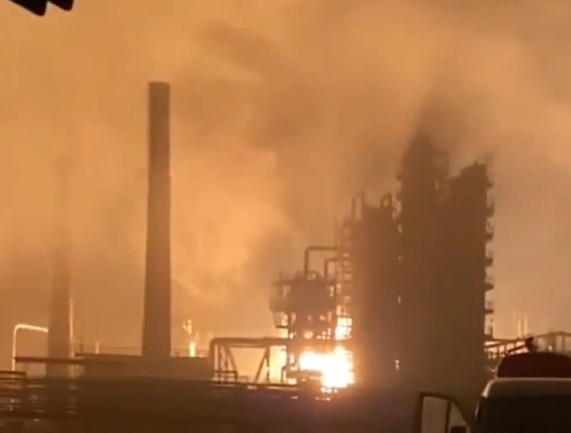 Atacuri asupra trei rafinarii de petrol rusesti si a unei nave sub sanctiuni