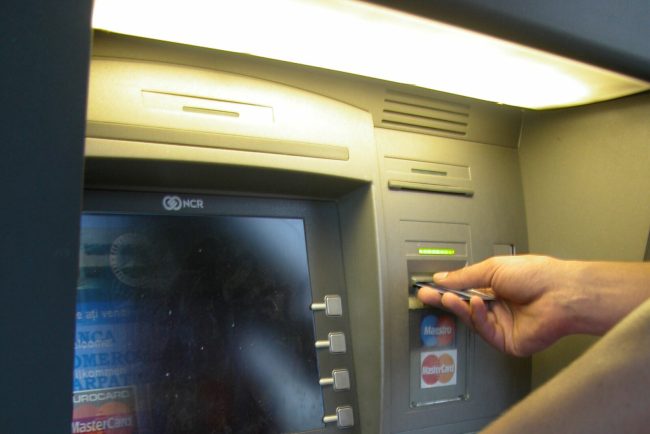 Atentie la apelurile false care pretind ca provin de la BNR Trei suspecti au fost suprinsi in flagrant in Bucuresti