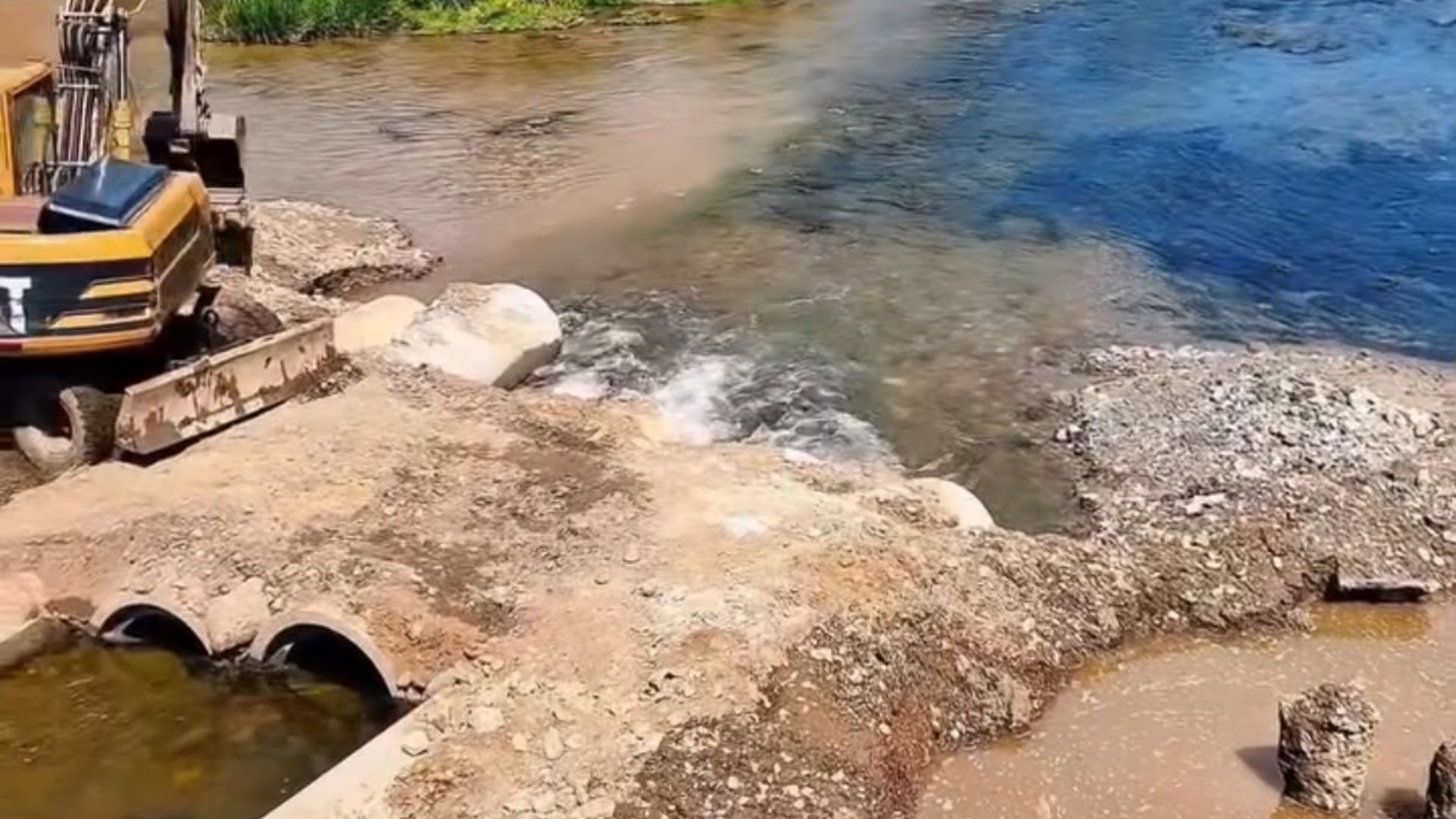 Au inceput lucrarile la noul Pod Garibaldi din Cluj Utilitatile sunt mutate strada Uzinei Electrice se largeste iar podul existent va fi daramato