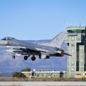 Avioanele F 16 din Polonia au interceptat un avion de recunoastere rusesc deasupra Marii Baltice