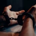 Barbat din Suceava retinut preventiv pentru agresiune sexuala asupra a 5 minori pe care i a inregistrat cu telefonul