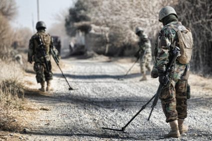 Bombă de 500 de kilograme găsită în grădina unei case! A fost îngropată timp de mai bine de trei decenii.
