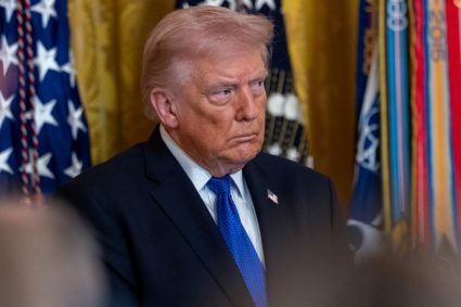 Capital One: Conturile lui Donald Trump au fost închise din cauza unor suspiciuni de spălare a banilor.