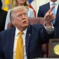 Castiguri exorbitante Trump critica profitele Exxon Mobil si Chevron
