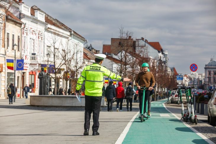 Ce reguli trebuie sa respecti atunci cand te deplasezi cu trotineta Legea este clara pentru toti cei care aleg acest mijloc de transport