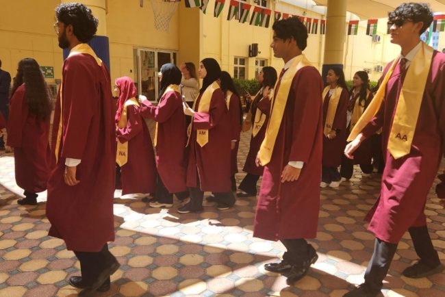 Cel mai tanar profesor de culoare de la Cambridge isi prezinta demisia in urma unor acuzatii de plagiat