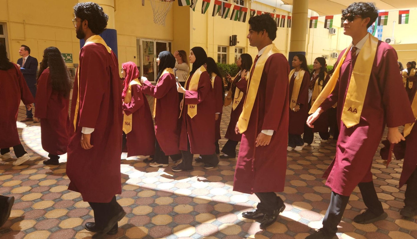 Cel mai tanar profesor de culoare de la Cambridge isi prezinta demisia in urma unor acuzatii de plagiat