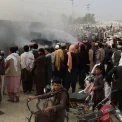 Cel puin 14 persoane au murit dintr un atac sinucigas cu bomba la un miting in Pakistan