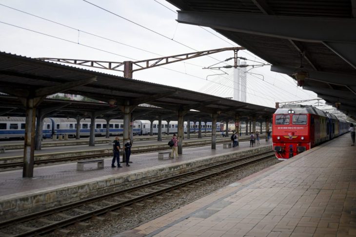 Circulatia feroviara afectata intre Balanioaia si Stanesti din cauza unei defectiuni la un tren de marfa Un tren de calatori este oprit la Giurgiu Nord