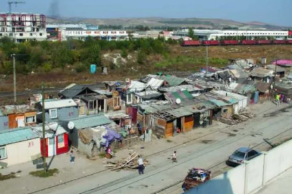 Clarificări privind relocările de la Pata Rât! Locuințele sociale nu sunt oferite gratuit și rămân în proprietatea statului.