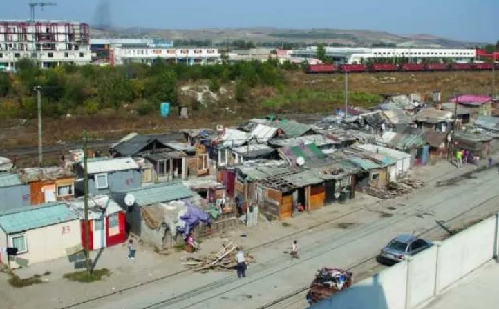 Clarificari privind relocalizarile de la Pata Rat Locuintele sociale nu sunt oferite gratuit si raman in proprietatea statului