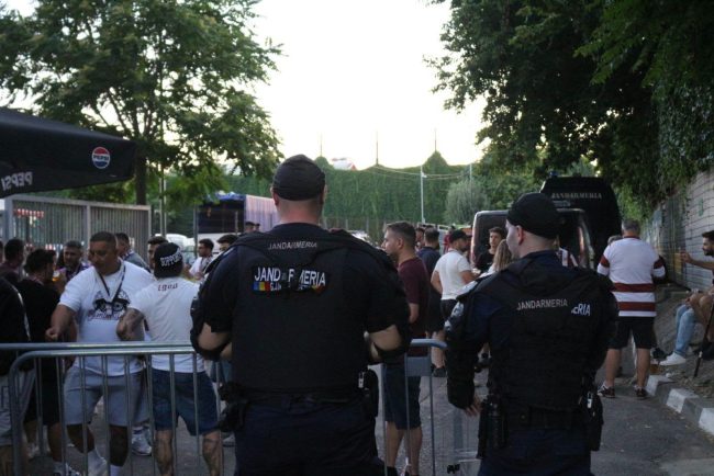 Conflicte intre sustinatori dupa meciul Petrolul Rapid Amenzi de aproape 50000 de lei si dosare penale initiate