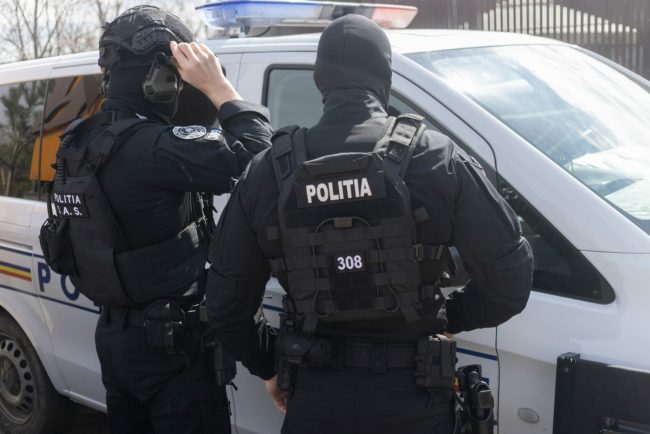 Copil rapit la Uricani Hunedoara Un barbat ameninta ca il va ucide