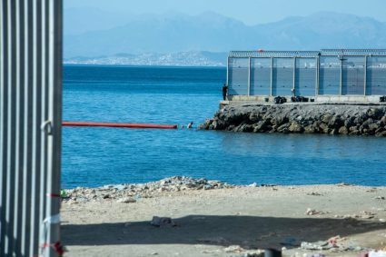 Criză la frontierele Europei: Sute de migranți au încercat să ajungă în Ceuta.
