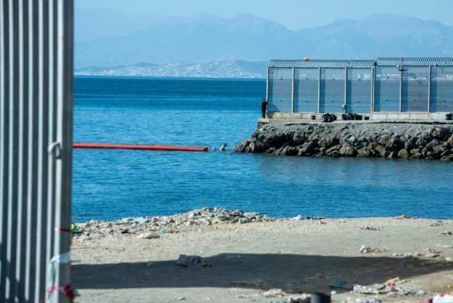 Criza la frontierele Europei Sute de migranti au incercat sa ajunga in Ceuta