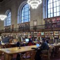 Cum a cucerit teoria franceza Statele Unite Miscarea care a intrat in universitatile americane si a