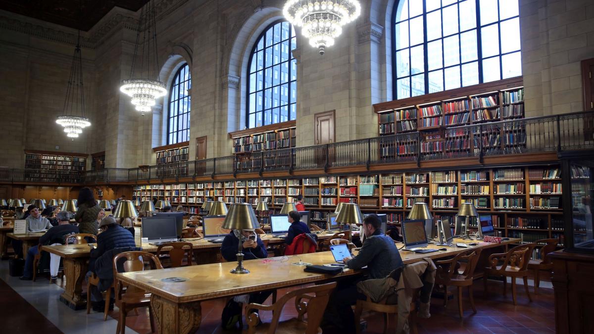 Cum a cucerit teoria franceza Statele Unite Miscarea care a intrat in universitatile americane si a