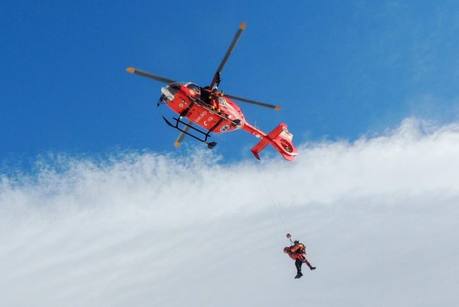 Doi alpinisti au fost prinsi pe peretele Valei Albe din Bucegi Interventie dificila din partea salvatorilor montani