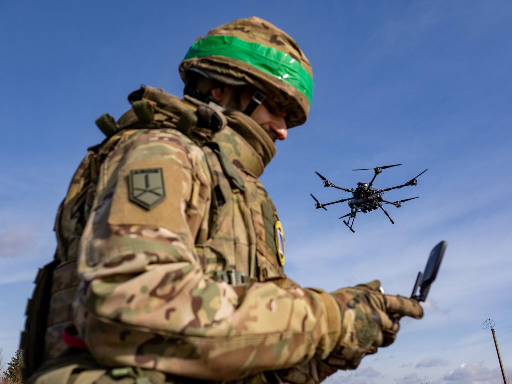 Dronele vehiculele controlate de la distanta si robotii cu patru picioare schimba fata razboiului modern