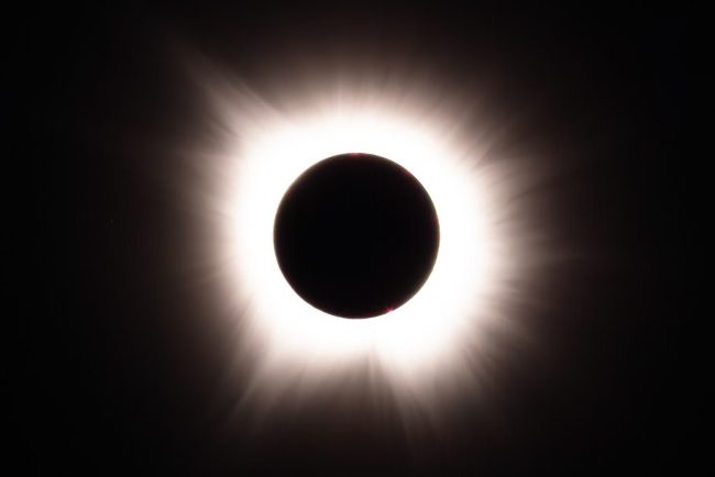 Eclipsa de Soare are loc astazi Cele mai recomandate orase din Romania pentru a o urmari
