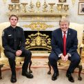Erou la 16 ani un tanar salvamar recompensat personal de Donald Trump