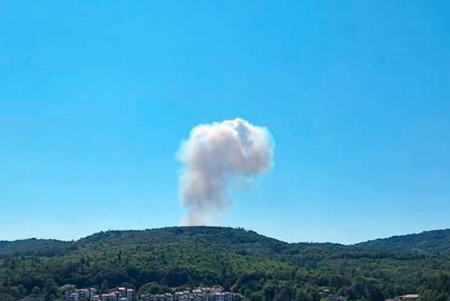 Explozie puternica la o fabrica de armament din Bulgaria localnicii din zona evacuati de urgenza